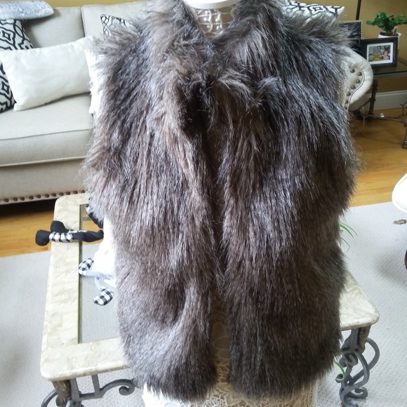 GLAMMY Faux FUR SUPER Soft VEST SZ M - Picture 1 of 3